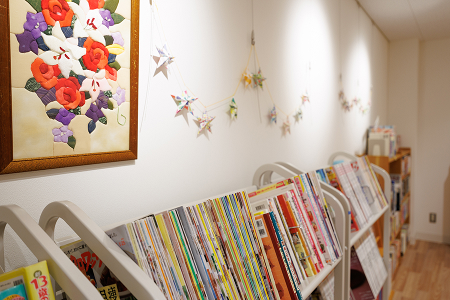 患者図書室「桐の葉文庫」室内の様子３