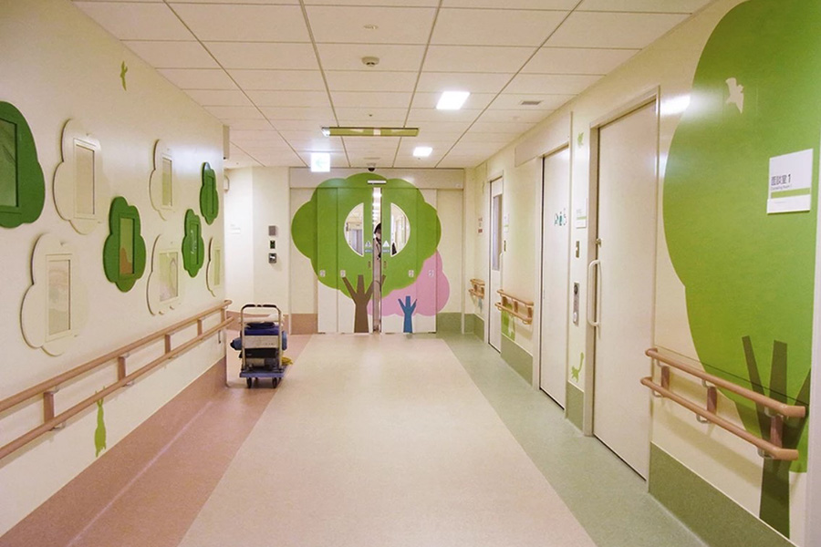 内装デザイン_小児総合医療センターのサイン計画「つくばの森」（2012年～）