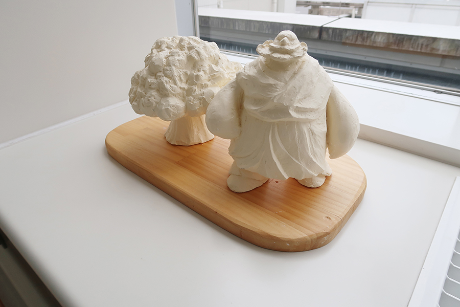 小尾 航平《巨人とケヤキ》