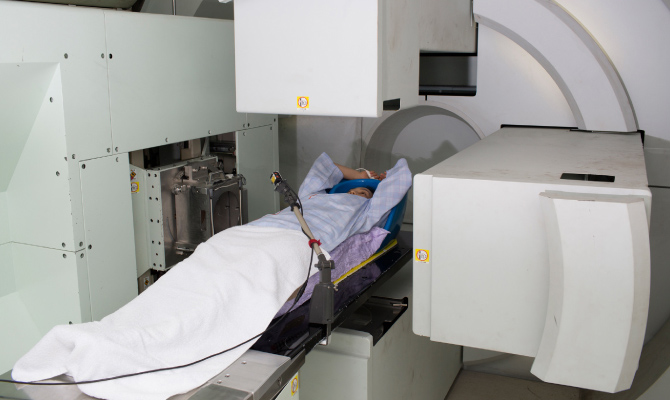 Checking the correct positioning of the proton-beam X-ray imaging